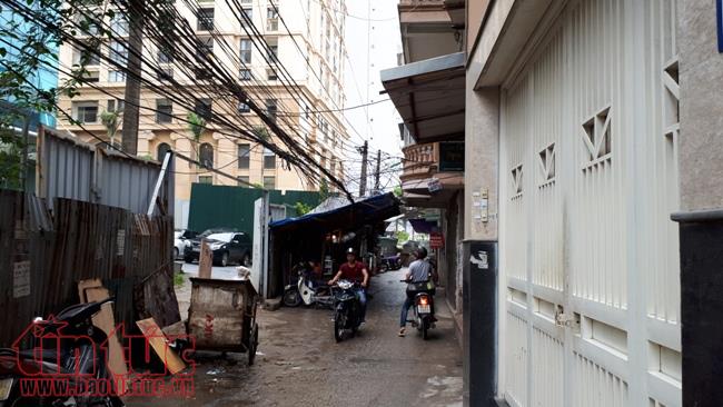 Ngõ 34 Hoàng Cầu (Đống Đa) bị lấn chiếm, nguy hiểm rình rập ảnh 10